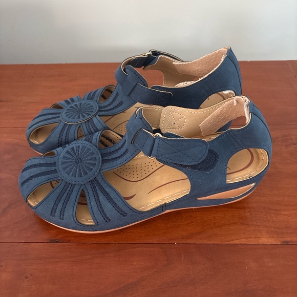 Luo Ge Blue Comfort Sandals Velcro Strap Fits 8–8.5 - Picture 2 of 9